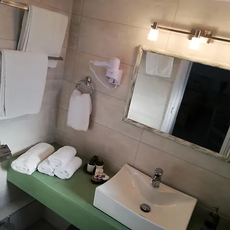 Meltemi Kythnos 2* Лутра