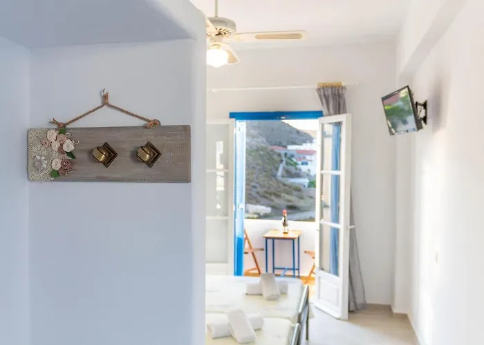 Meltemi Kythnos Loutrá