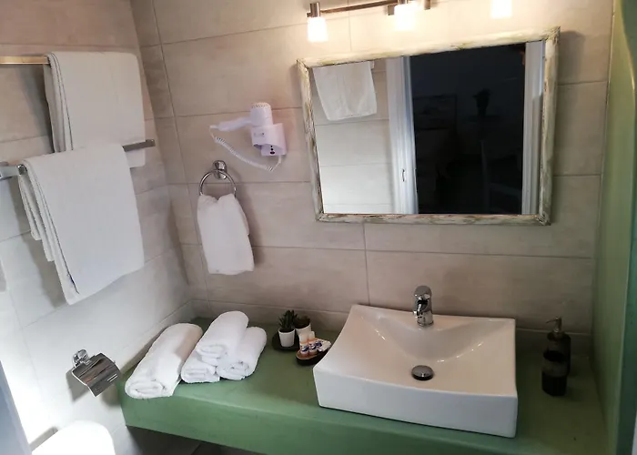 Meltemi Kythnos Loutrá